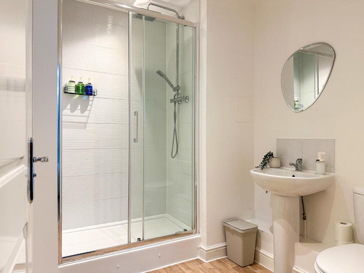 Luxury 2 Bedroom City Centre Apartment - Secure Parking - Amazing Location! Κάντεμπερι Εξωτερικό φωτογραφία