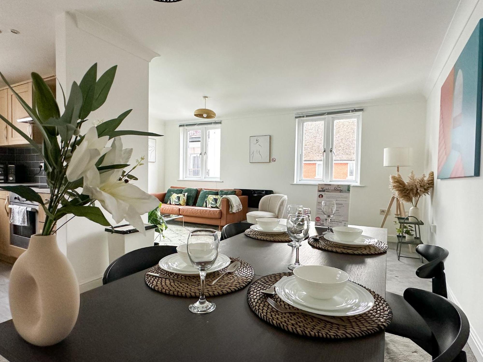Luxury 2 Bedroom City Centre Apartment - Secure Parking - Amazing Location! Κάντεμπερι Εξωτερικό φωτογραφία